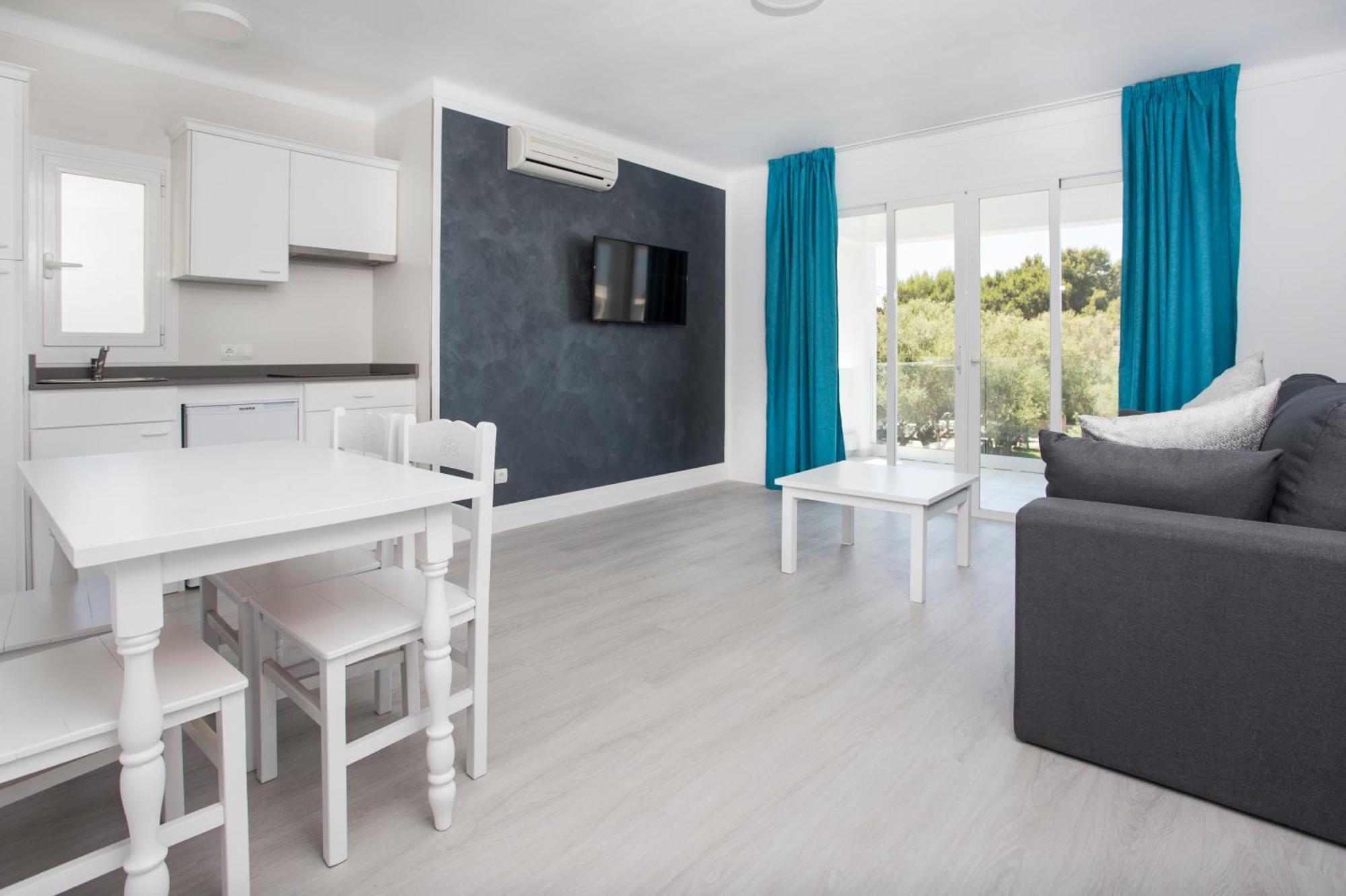 Ferrera Suites Кала Ферера Екстериор снимка