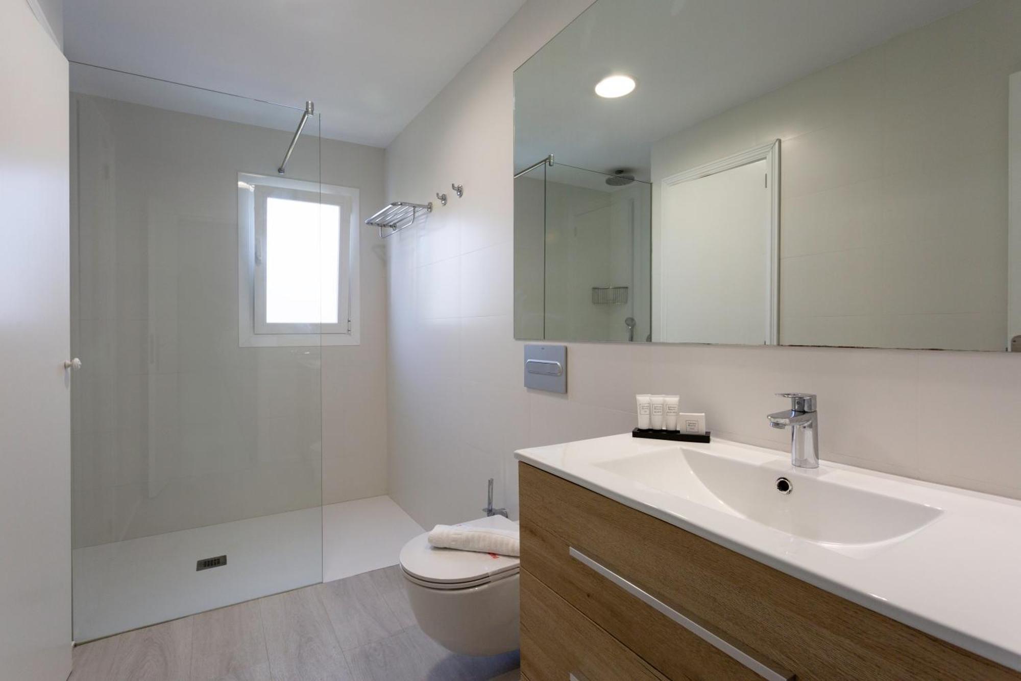 Ferrera Suites Кала Ферера Екстериор снимка
