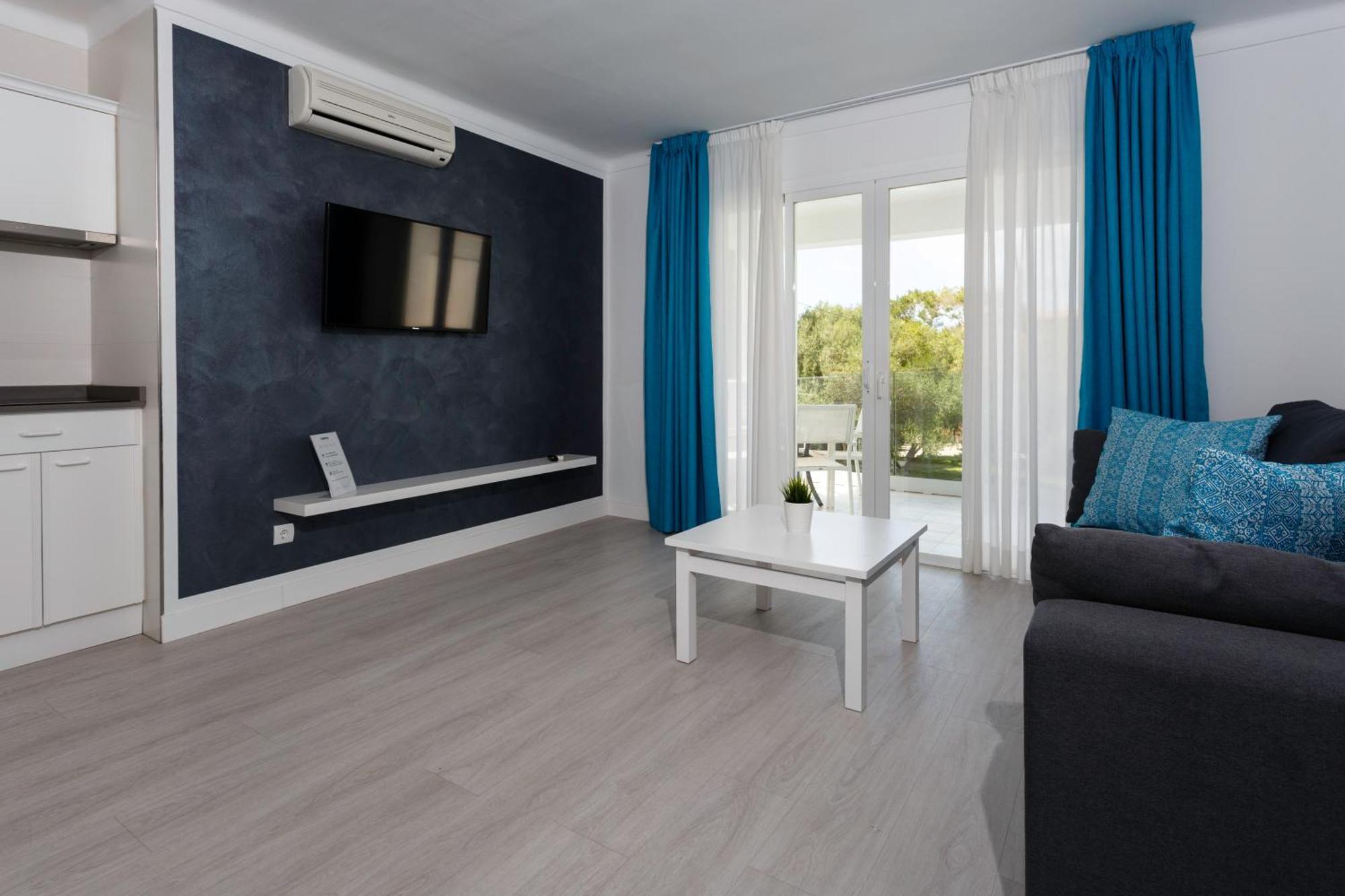 Ferrera Suites Кала Ферера Екстериор снимка