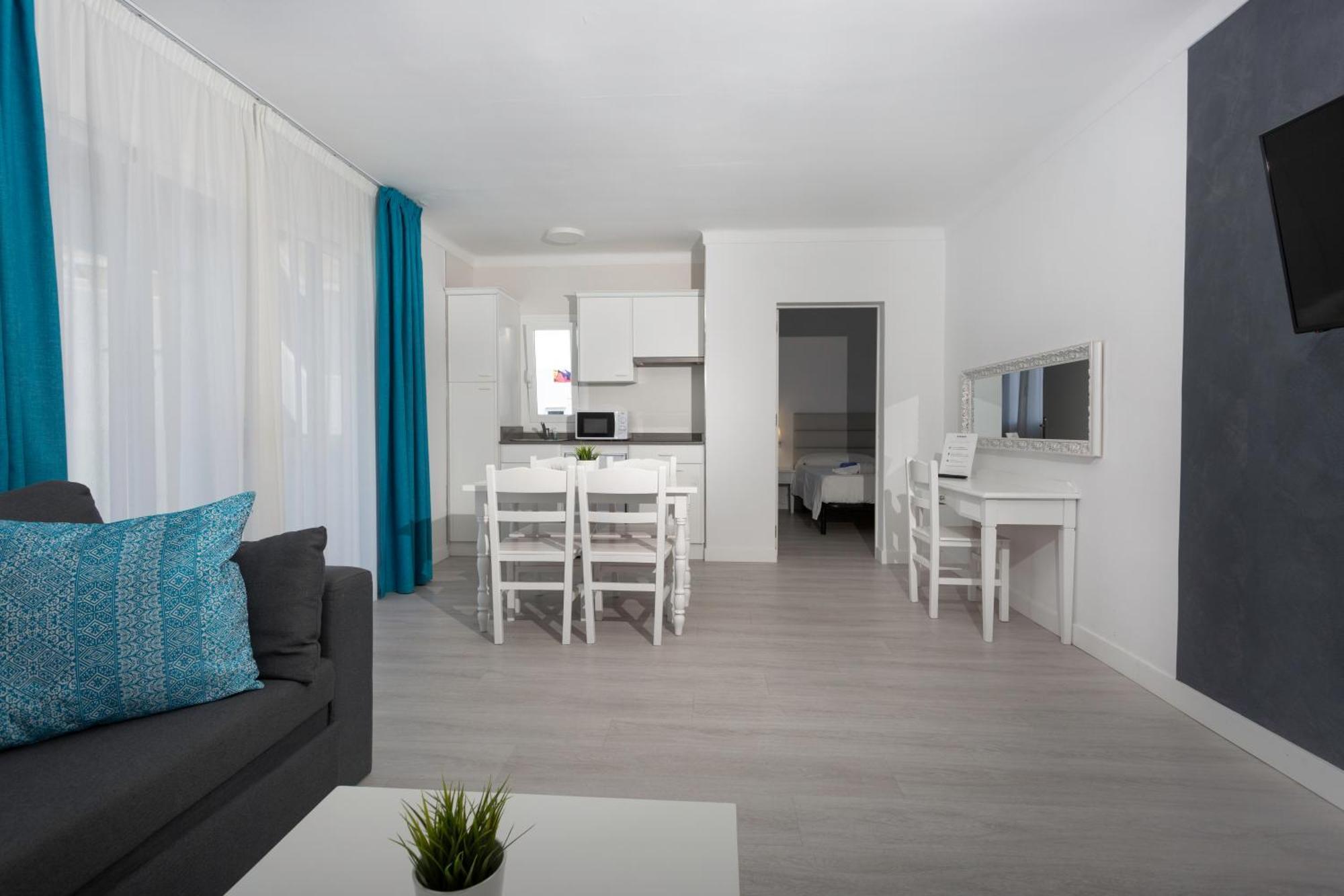 Ferrera Suites Кала Ферера Екстериор снимка